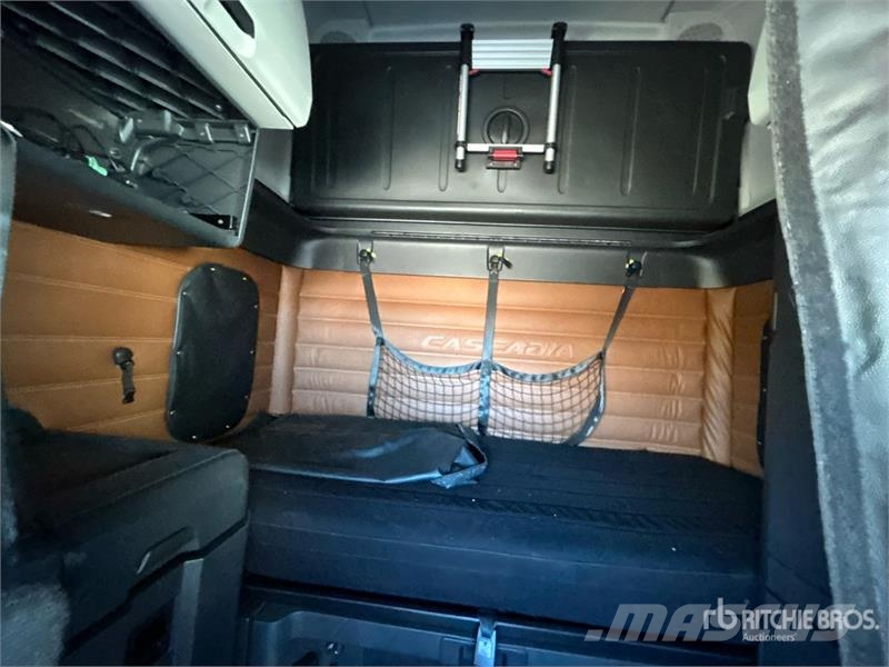 Freightliner Cascadia 126 6x4 T/A Sleeper Truck Tractor Trækkere
