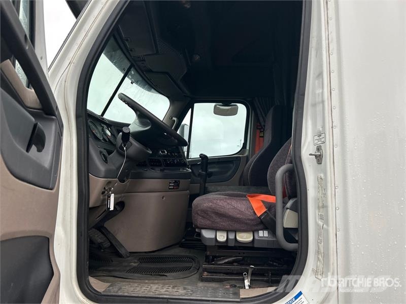 Freightliner Cascadia 125 6x4 T/A Sleeper Truck Tractor Motrici e Trattori Stradali