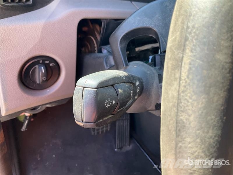 Freightliner Cascadia 126 6x4 T/A Sleeper Truck Tractor (Inoper وحدات الجر