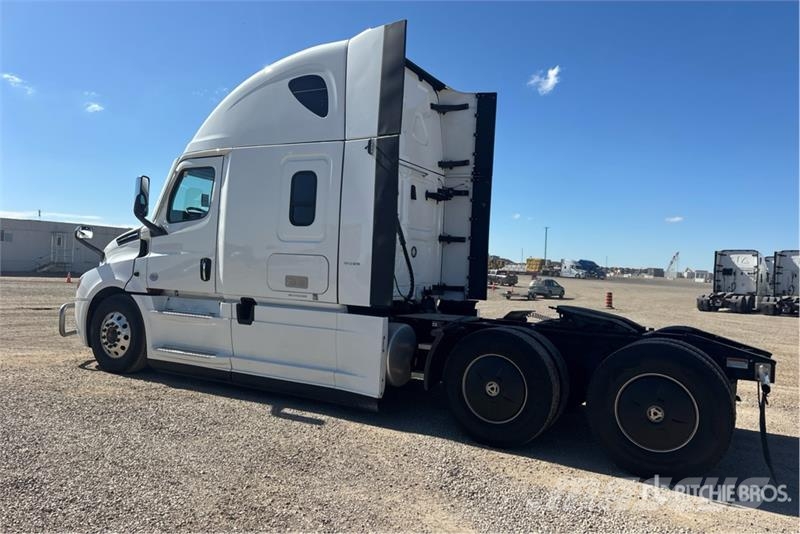 Freightliner Cascadia 126 Trekkers