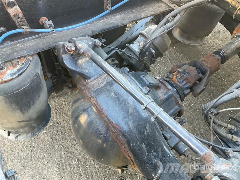 Freightliner Cascadia 126 6x4 T/A Sleeper Truck Tractor وحدات الجر