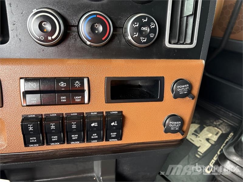 Freightliner Cascadia 126 Prime Movers