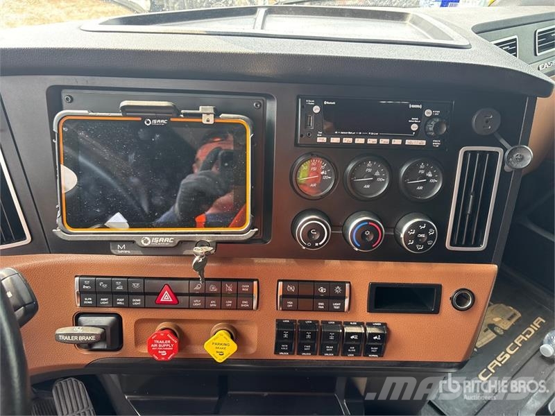 Freightliner Cascadia 126 Naudoti vilkikai