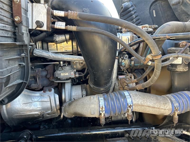 Freightliner Cascadia 125 6x4 T/A Sleeper Truck Tractor Седельные тягачи