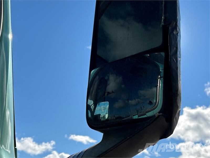 Freightliner Cascadia 126 6x4 T/A Sleeper Truck Tractor Nyergesvontatók