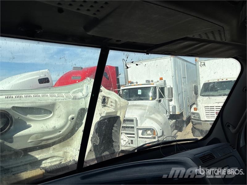 Freightliner Cascadia 125 Truck Tractor Units