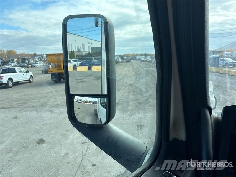 Freightliner Cascadia 126 曳引機組件
