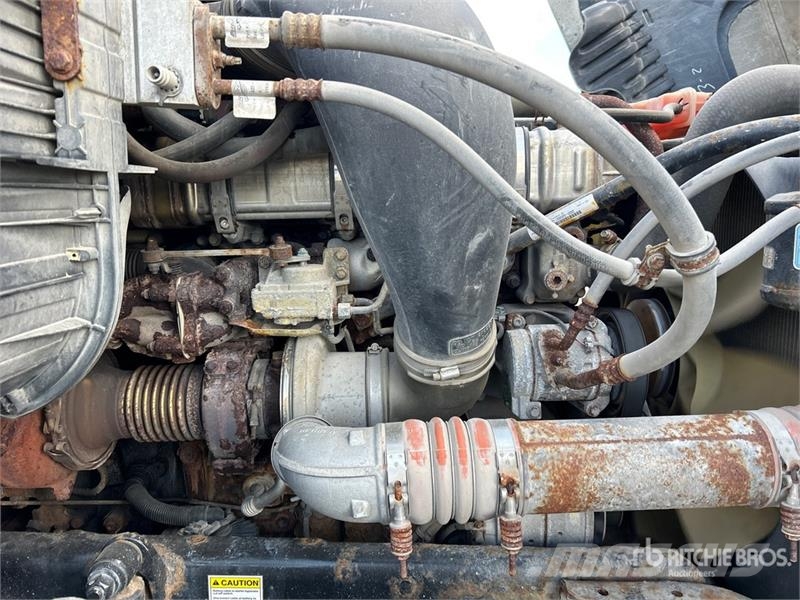 Freightliner Cascadia 125 6x2 T/A Sleeper Truck Tractor وحدات الجر