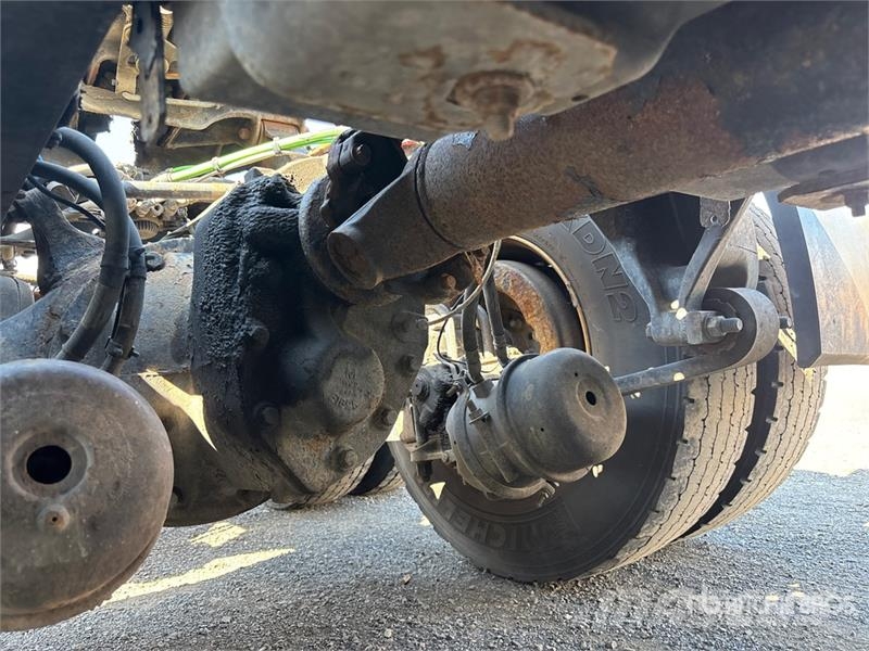 Freightliner Cascadia 126 6x4 T/A Sleeper Truck Tractor Тягачі