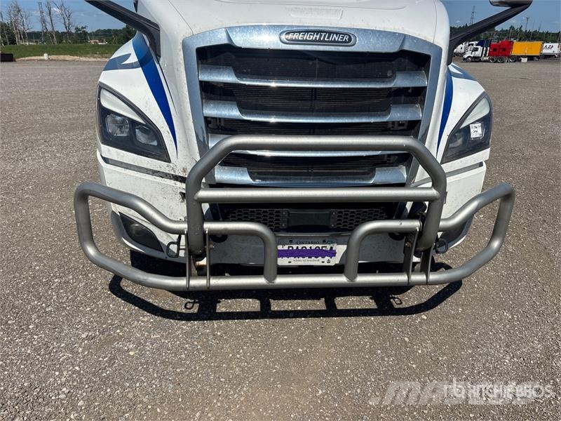 Freightliner Cascadia 126 Naudoti vilkikai