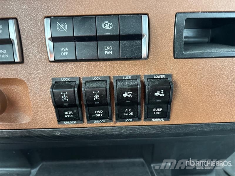 Freightliner Cascadia 126 Naudoti vilkikai