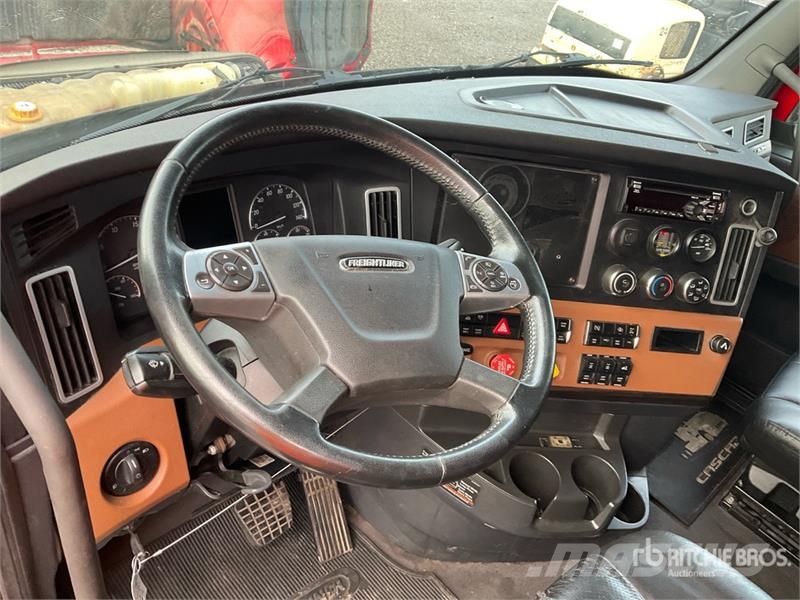 Freightliner Cascadia 126 Vetopöytäautot