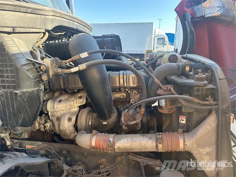 Freightliner Cascadia 126 6x4 T/A Sleeper Truck Tractor Truck Tractor Units