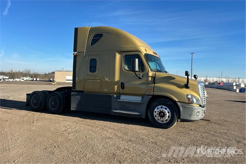 Freightliner Cascadia 125 6x4 T/A Sleeper Truck Tractor Autotractoare