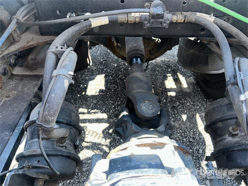 Freightliner Cascadia 126 6x4 T/A Sleeper Truck Tractor Motrici e Trattori Stradali