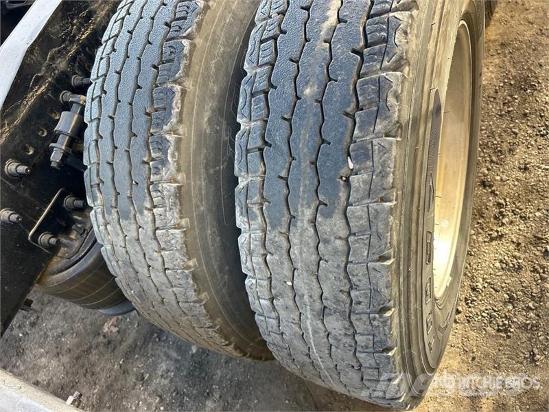 Freightliner Cascadia 125 6x4 T/A Sleeper Truck Tractor Седельные тягачи
