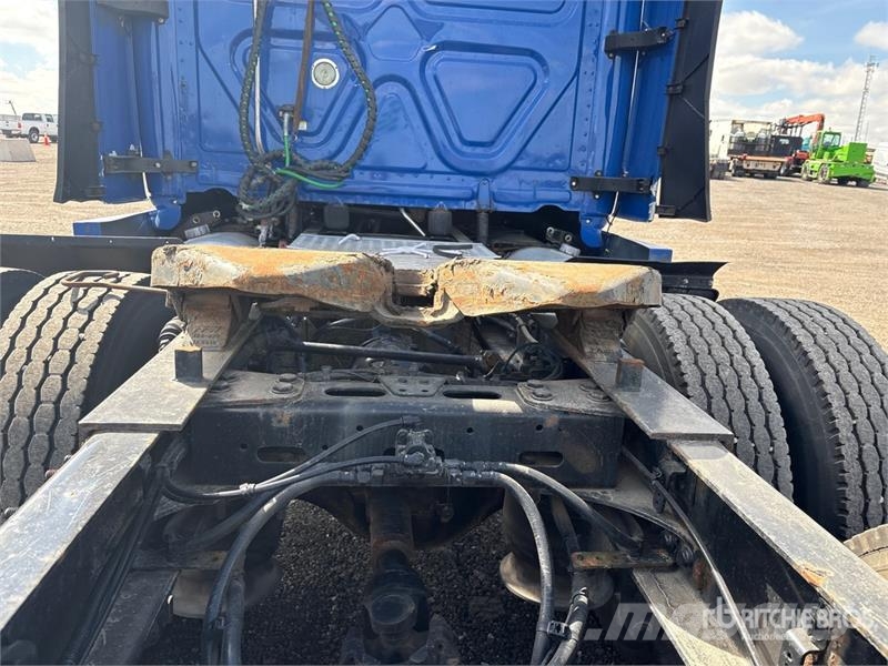 Freightliner Cascadia 125 6x4 Evolution T/A Sleeper Truck Tract Motrici e Trattori Stradali