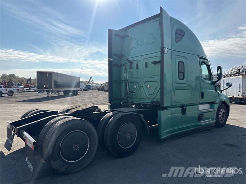Freightliner Cascadia 126 T/A Sleeper Truck Tractor Sattelzugmaschinen