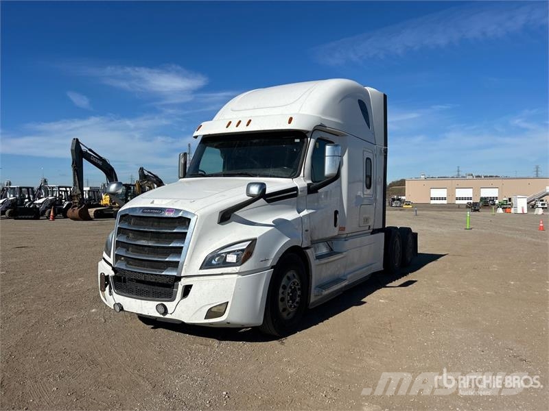 Freightliner Cascadia 126 6x4 T/A Sleeper Truck Tractor Sattelzugmaschinen