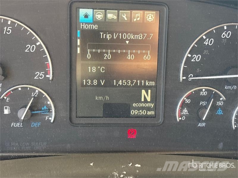 Freightliner Cascadia 126 6x4 T/A Sleeper Truck Tractor Седельные тягачи