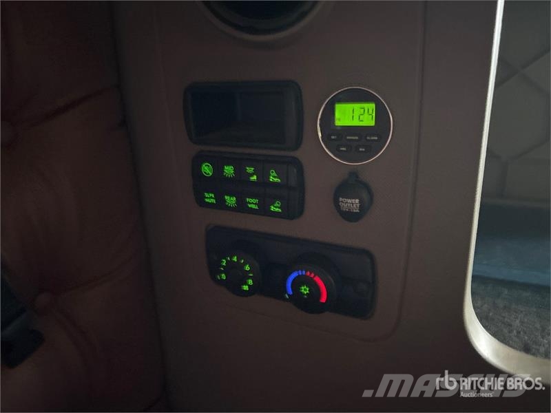 Freightliner Cascadia 125 6x4 T/A Sleeper Truck Tractor Sattelzugmaschinen