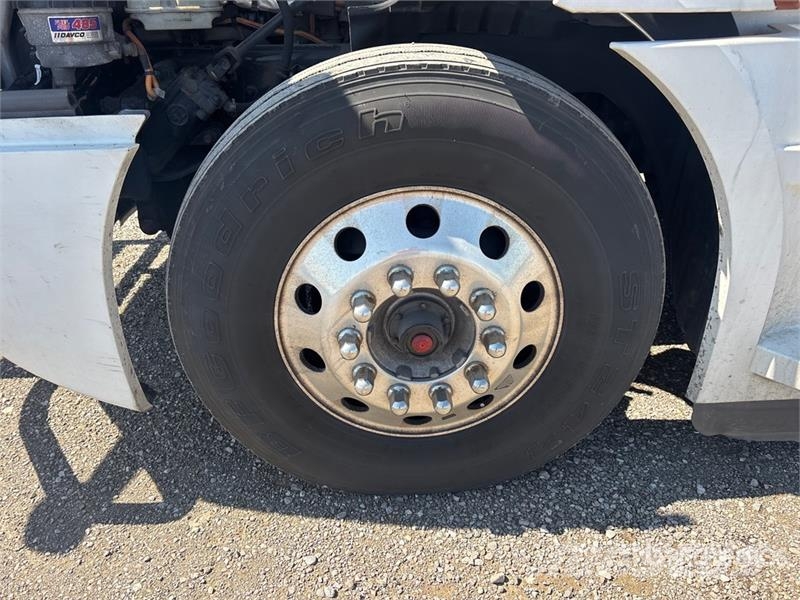 Freightliner Cascadia 126 Naudoti vilkikai