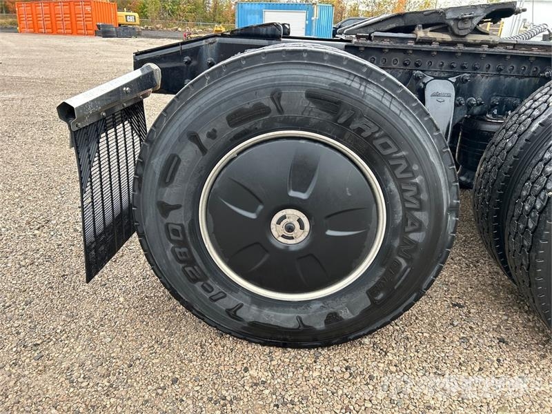 Freightliner Cascadia 126 وحدات الجر