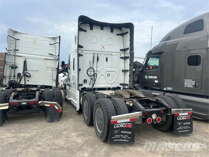 Freightliner Cascadia 126 6x4 T/A Sleeper Truck Tractor Sattelzugmaschinen