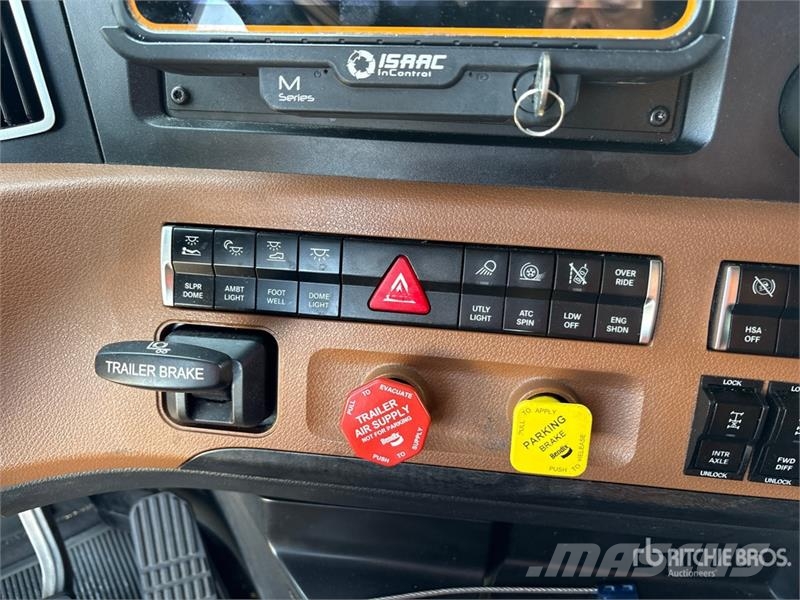 Freightliner Cascadia 126 Naudoti vilkikai