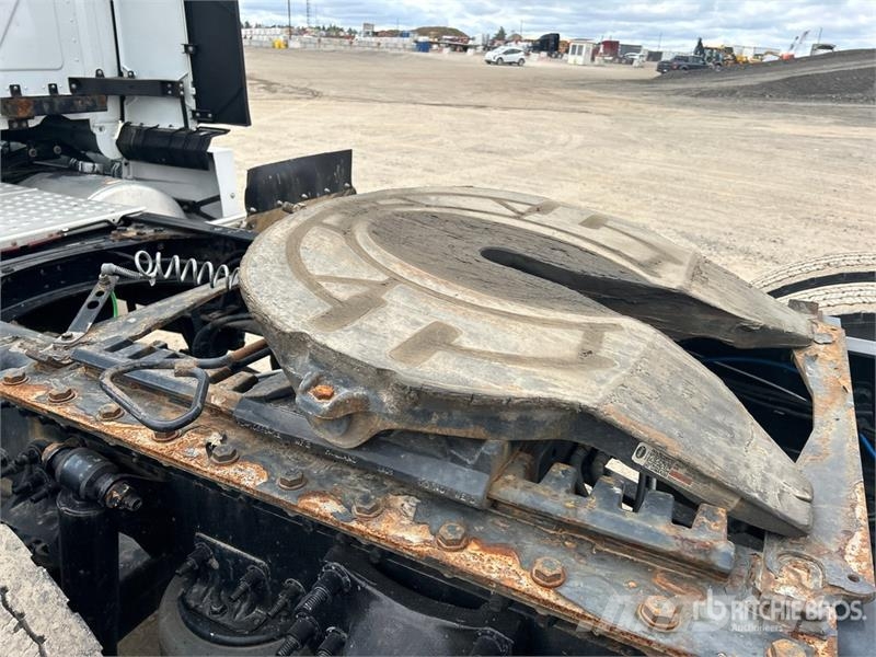 Freightliner Cascadia 126 وحدات الجر