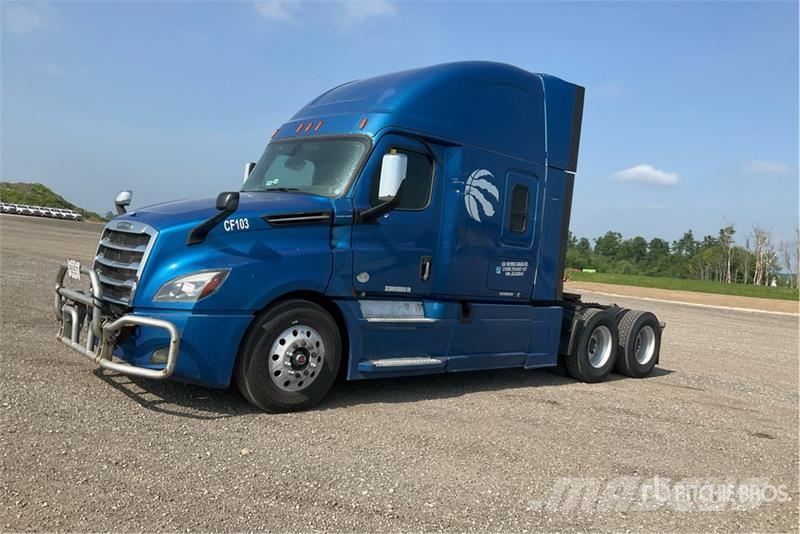 Freightliner Cascadia 126 6x4 T/A Sleeper Truck Tractor Sattelzugmaschinen