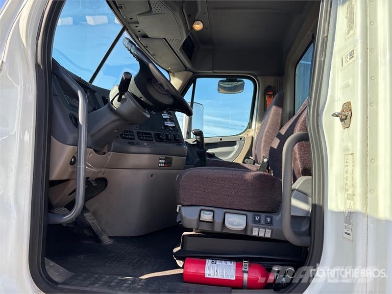 Freightliner Cascadia 125 Vilcēji