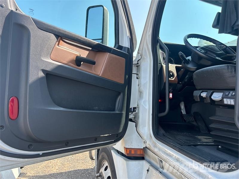 Freightliner Cascadia 126 Tractor Units