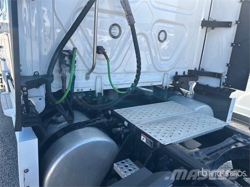 Freightliner Cascadia 126 Trekkers