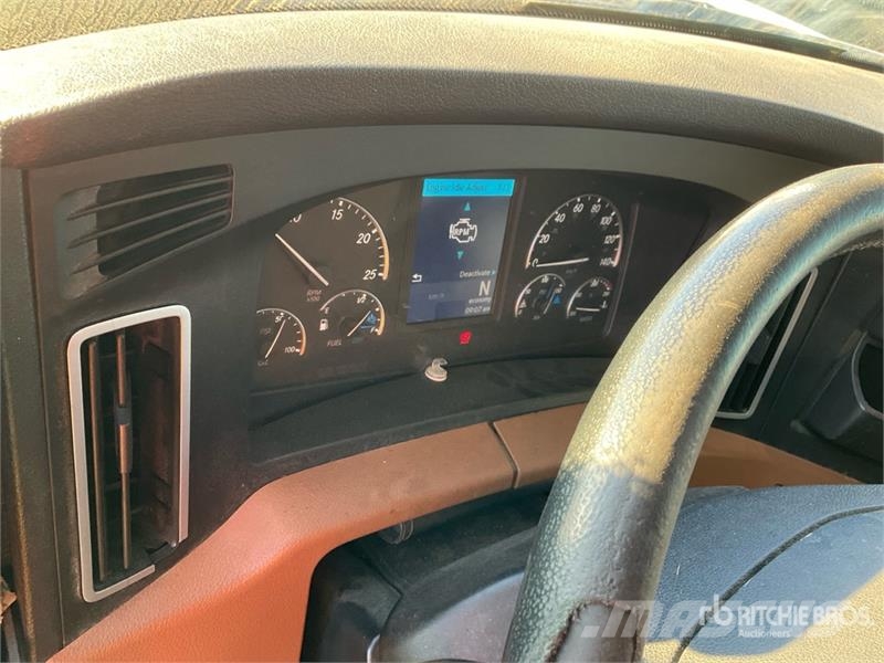 Freightliner Cascadia 126 6x4 T/A Sleeper Truck Tractor Motrici e Trattori Stradali