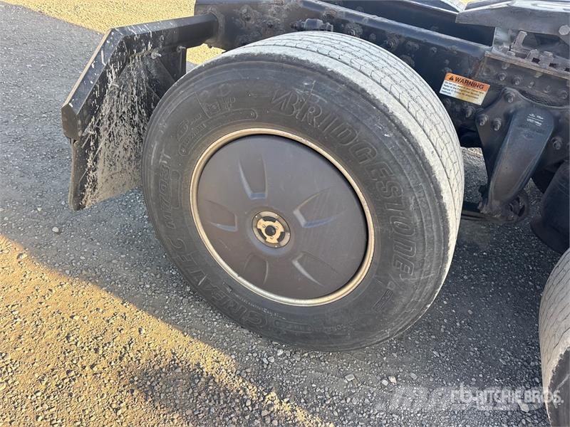Freightliner Cascadia 126 Vetopöytäautot