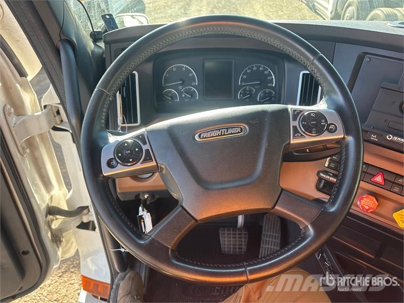 Freightliner Cascadia 126 Тягачі