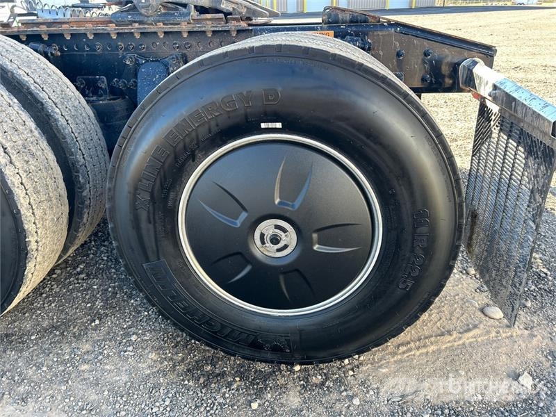 Freightliner Cascadia 126 Trekkers