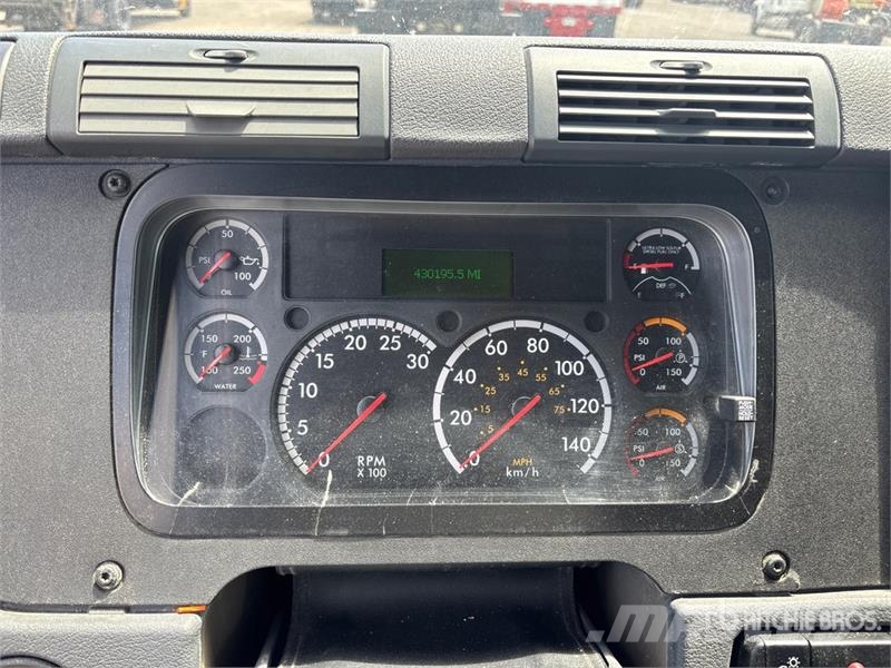 Freightliner Cascadia 125 6x4 T/A Sleeper Truck Tractor Motrici e Trattori Stradali