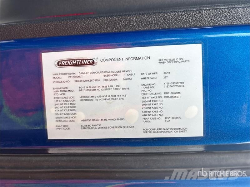 Freightliner Cascadia 126 6x4 T/A Sleeper Truck Tractor Tegljači