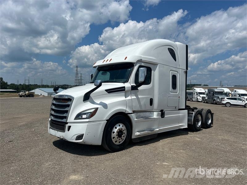Freightliner Cascadia 126 6x4 T/A Sleeper Truck Tractor Motrici e Trattori Stradali