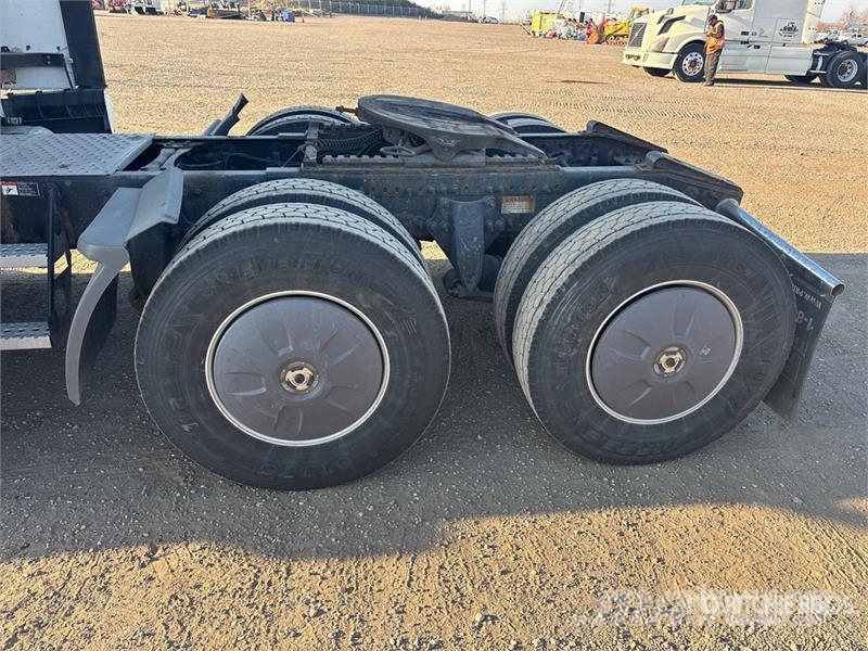 Freightliner Cascadia 126 6x4 T/A Sleeper Truck Tractor Седельные тягачи