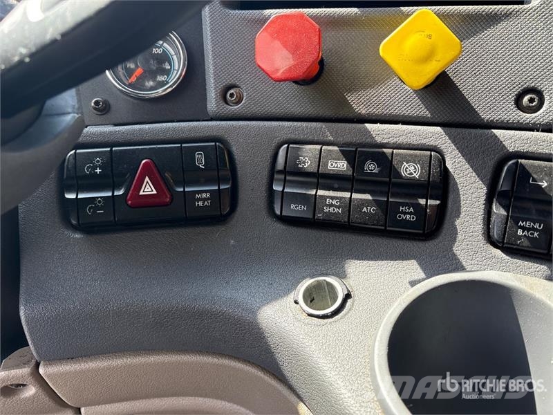 Freightliner Cascadia 125 6x4 Evolution T/A Sleeper Truck Tract Motrici e Trattori Stradali