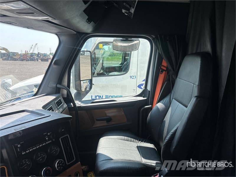 Freightliner Cascadia 126 Naudoti vilkikai