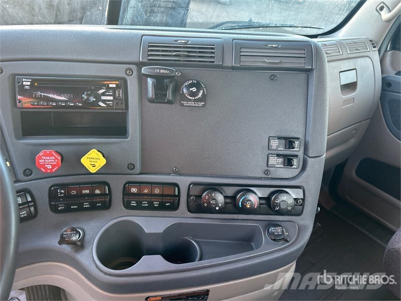 Freightliner Cascadia 125 Truck Tractor Units
