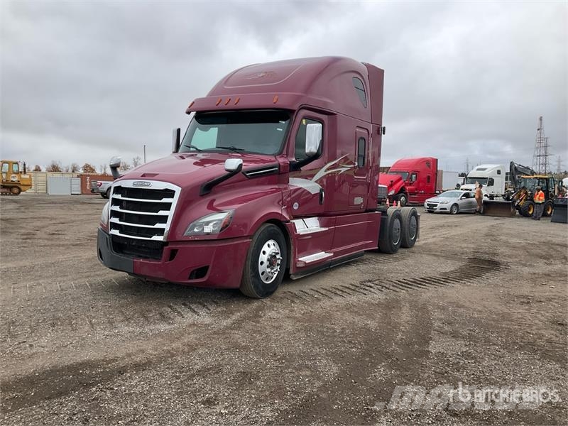 Freightliner Cascadia 126 6x4 T/A Sleeper Truck Tractor Tegljači