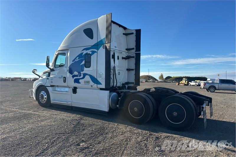 Freightliner Cascadia 126 وحدات الجر