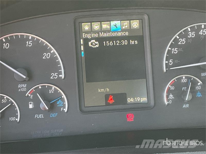 Freightliner Cascadia 126 وحدات الجر