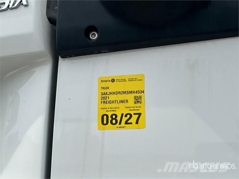 Freightliner Cascadia 126 6x4 T/A Sleeper Truck Tractor Truck Tractor Units