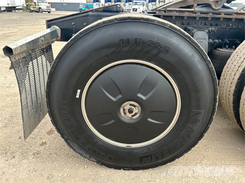 Freightliner Cascadia 126 وحدات الجر